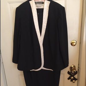 2 piece dress white on jacket are seed pearls